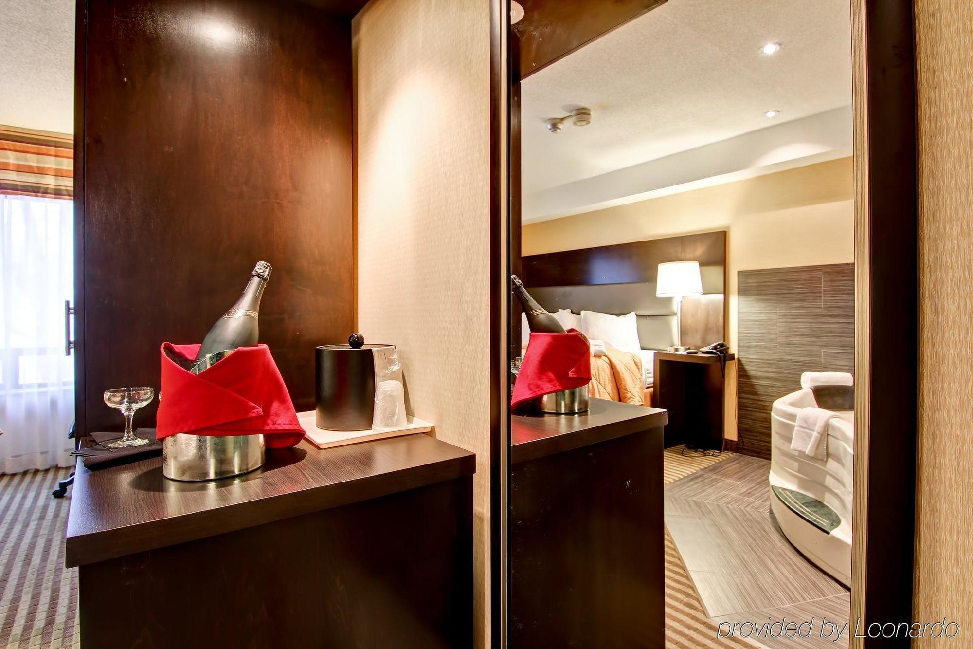 טורונטו Comfort Inn East Scarborough מראה חיצוני תמונה