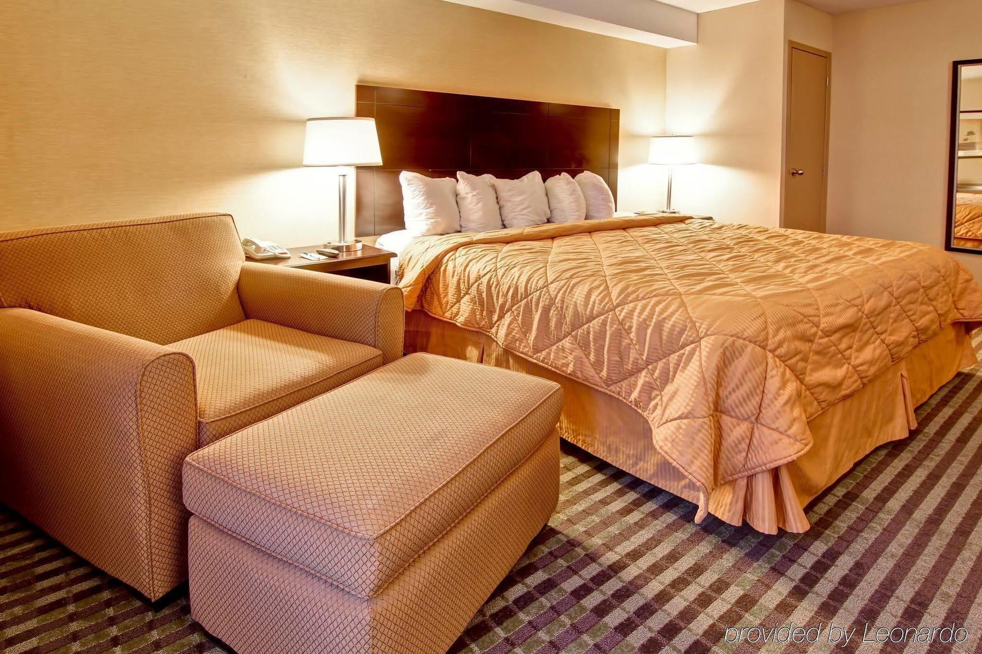 טורונטו Comfort Inn East Scarborough מראה חיצוני תמונה